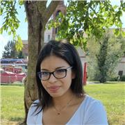 Diplomata in Amministrazione, finanza e marketing disponibile per lezioni delle materie base a studenti delle medie e superiori